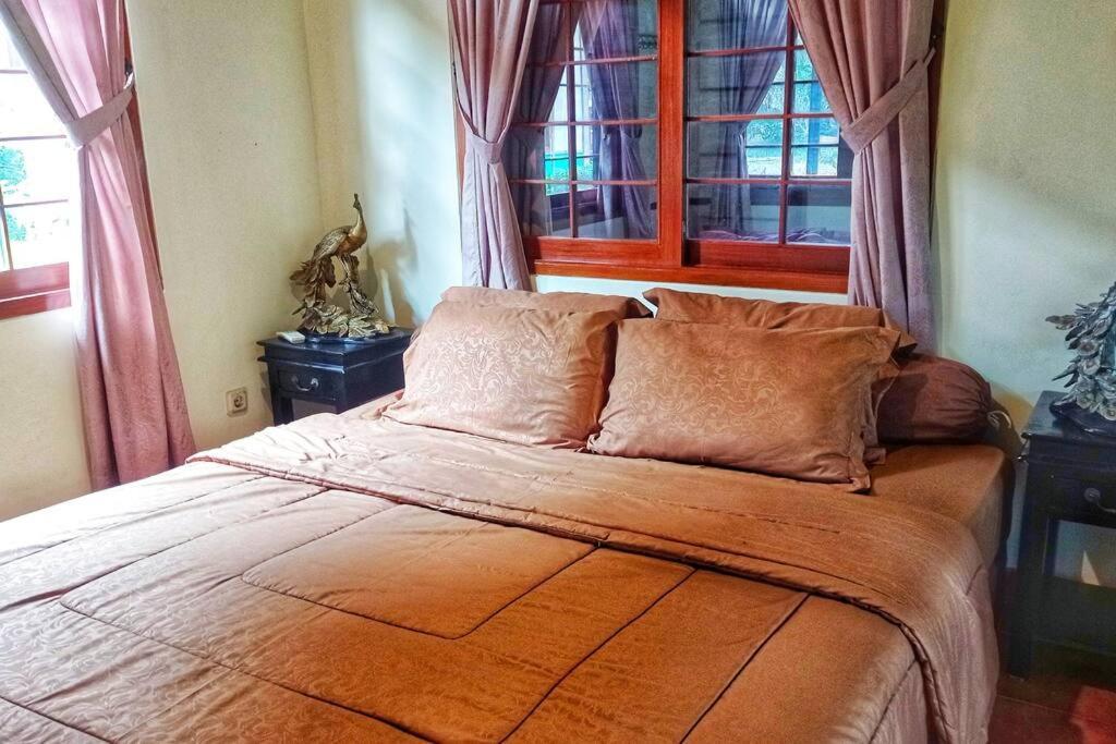 Designer Villa Tokyo Cianjur Exterior photo