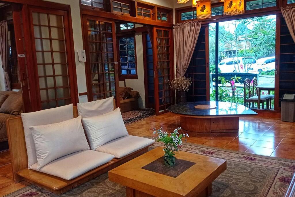 Designer Villa Tokyo Cianjur Exterior photo
