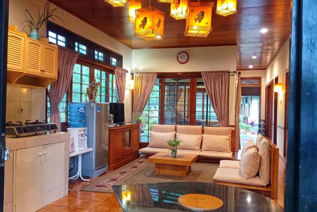 Designer Villa Tokyo Cianjur Exterior photo